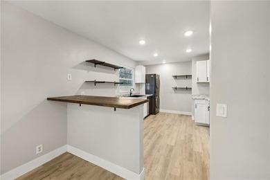 Discover your new home! This beautifully remodeled 2-bedroom - photo 16