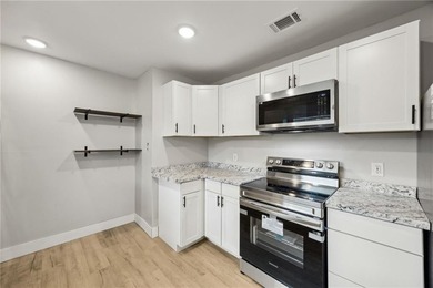 Discover your new home! This beautifully remodeled 2-bedroom - photo 21