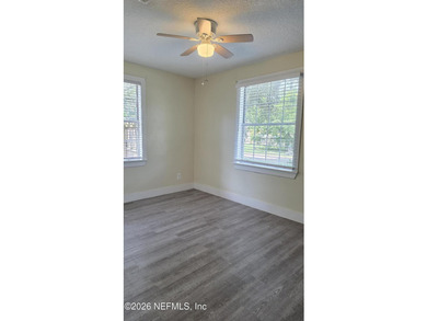 Adorable 3 bedroom Cottage Style Home with Detached Garage in - photo 21