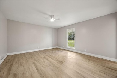 Discover your new home! This beautifully remodeled 2-bedroom - photo 23