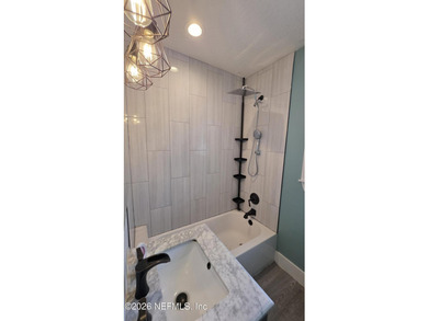Adorable 3 bedroom Cottage Style Home with Detached Garage in - photo 23