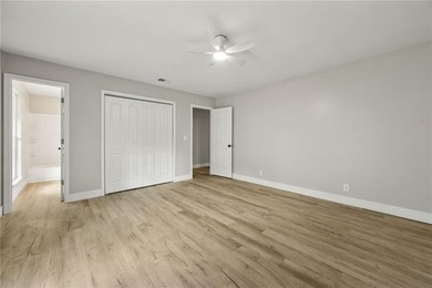 Discover your new home! This beautifully remodeled 2-bedroom - photo 25
