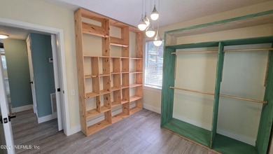 Adorable 3 bedroom Cottage Style Home with Detached Garage in - photo 26