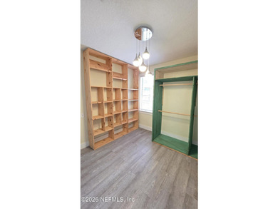 Adorable 3 bedroom Cottage Style Home with Detached Garage in - photo 27