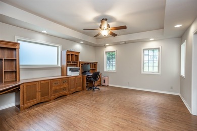 Exceptional Moss Lake retreat offering highly sought-after - photo 28