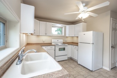 Exceptional Moss Lake retreat offering highly sought-after - photo 36