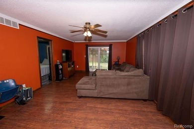 Welcome home to this beautifully maintained 3-bedroom - photo 11