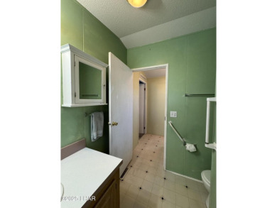 Back on the market! Welcome to this well-maintained 2000