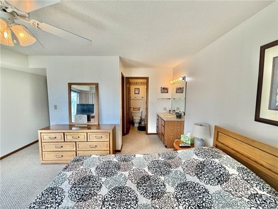Wake up to stunning views in this charming 2-bedroom, 2-bathroom - photo 13