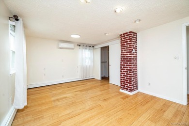 Welcome to this beautifully maintained 4-bedroom, 2-bath - photo 14