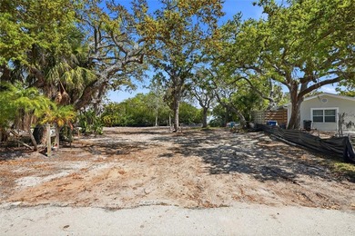 Under contract-accepting backup offers. A rare opportunity to - photo 15