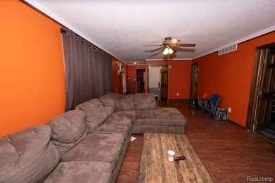 Welcome home to this beautifully maintained 3-bedroom - photo 15