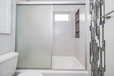 Welcome to this beautifully maintained 4-bedroom, 2-bath - photo 17
