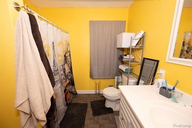 Welcome home to this beautifully maintained 3-bedroom - photo 19