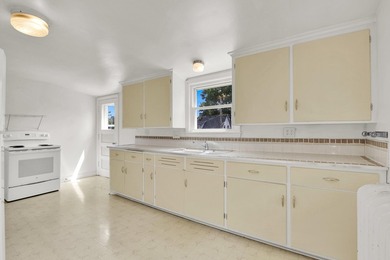Located in one of Bay View's most desirable neighborhoods, this - photo 20