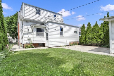 Located in one of Bay View's most desirable neighborhoods, this - photo 23