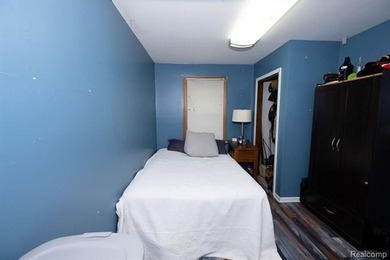 Welcome home to this beautifully maintained 3-bedroom - photo 24