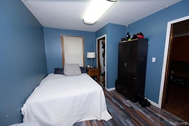 Welcome home to this beautifully maintained 3-bedroom - photo 25