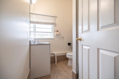 Welcome to this beautifully maintained 4-bedroom, 2-bath - photo 26