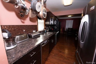 Welcome home to this beautifully maintained 3-bedroom - photo 30
