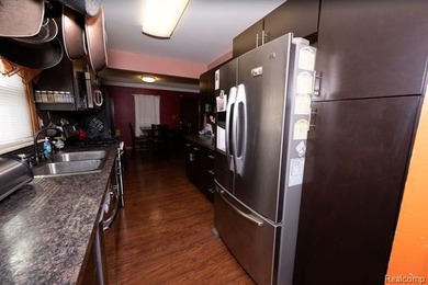 Welcome home to this beautifully maintained 3-bedroom - photo 31