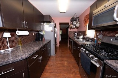 Welcome home to this beautifully maintained 3-bedroom - photo 33