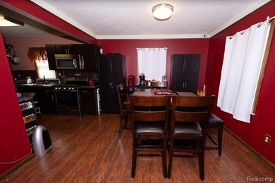Welcome home to this beautifully maintained 3-bedroom - photo 40