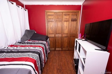 Welcome home to this beautifully maintained 3-bedroom - photo 43