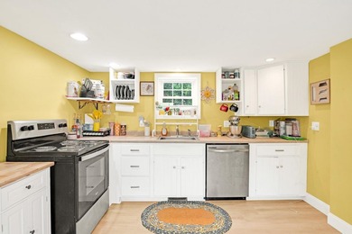 (private lake, pond, creek) Home For Sale in Alton New Hampshire