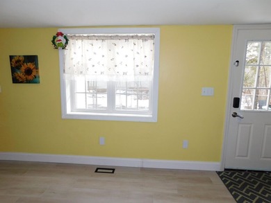 Low tax Alton says total renovation 2009/2010. This home offers - photo 5