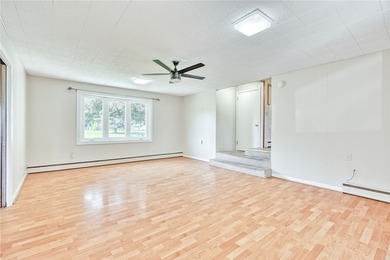 Welcome to 200 Rosecroft! This well-maintained 3-bedroom, 1 - photo 14