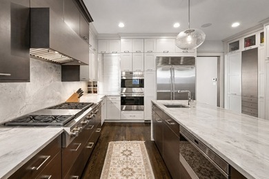Nestled in leafy East Lakeview is this iconic 5 BR/4.1 BA - photo 15