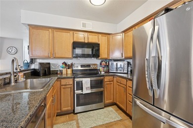 Centrally located condo, convenient access to shopping, dining