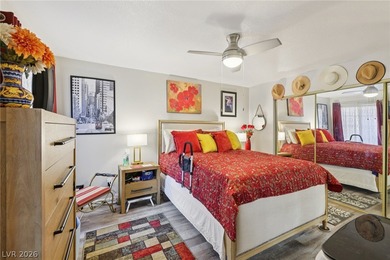 Centrally located condo, convenient access to shopping, dining