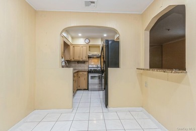 Nestled in the Wakefield neighborhood of the Bronx, 4121 Grace - photo 4