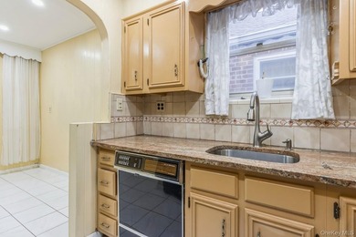 Nestled in the Wakefield neighborhood of the Bronx, 4121 Grace - photo 7