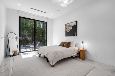 Sophisticated, modern 2019 built Coral Gables residence offering - photo 16