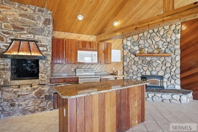 Welcome to your dream lakefront retreat on Williams Lake in the - photo 16