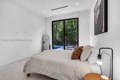 Sophisticated, modern 2019 built Coral Gables residence offering - photo 17