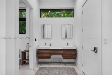 Sophisticated, modern 2019 built Coral Gables residence offering - photo 20
