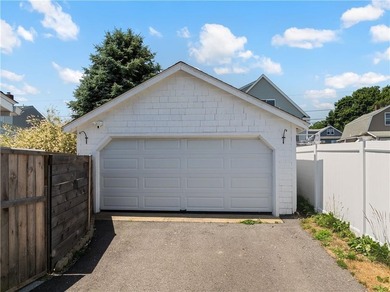 Welcome to your own seaside escape! Perfectly positioned across - photo 25