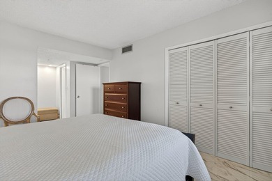 Stunning 2-bedroom, 2-bath ALL AGES condo on the 9th floor with - photo 26