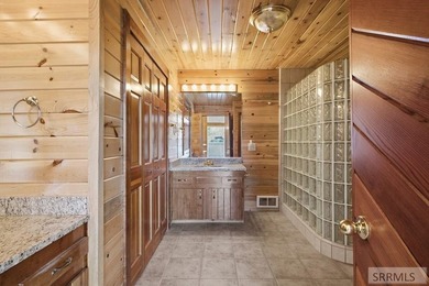 Welcome to your dream lakefront retreat on Williams Lake in the - photo 29