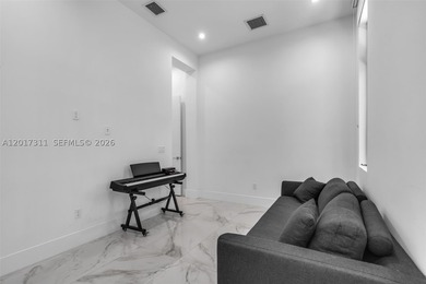 Sophisticated, modern 2019 built Coral Gables residence offering - photo 31