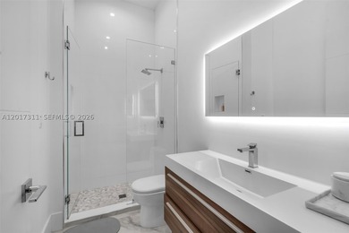 Sophisticated, modern 2019 built Coral Gables residence offering - photo 32