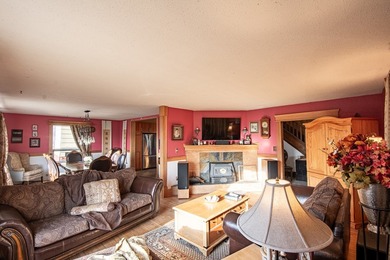 Great opportunity to own a heritage home in Summerland. This - photo 5
