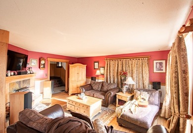 Great opportunity to own a heritage home in Summerland. This - photo 6