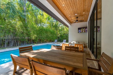Sophisticated, modern 2019 built Coral Gables residence offering - photo 36