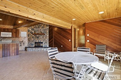 Welcome to your dream lakefront retreat on Williams Lake in the - photo 42