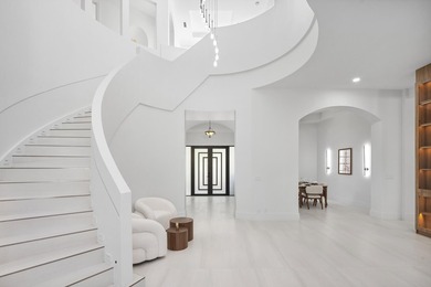 This classic Mediterranean estate in The Oaks has been - photo 18